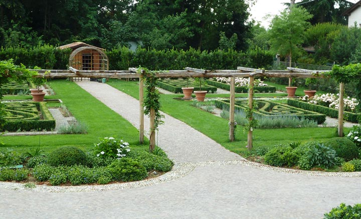 Private garden with arbour